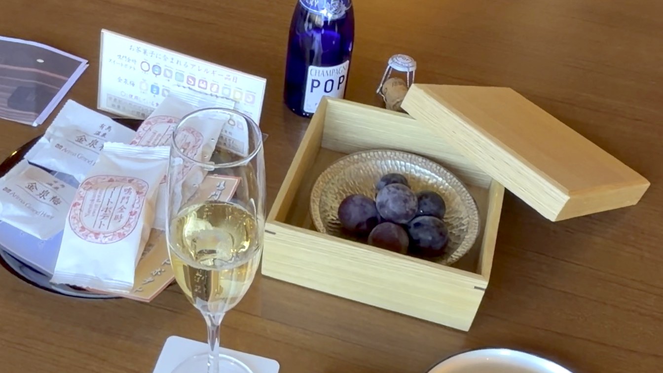 シャンパンとぶどう、お菓子