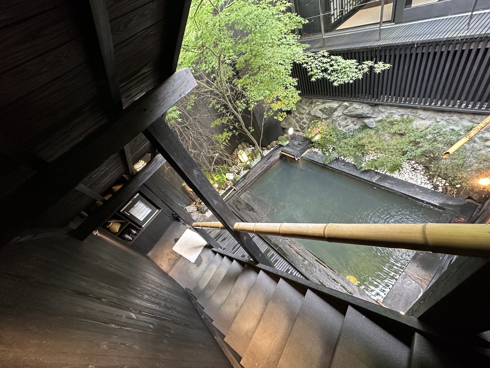 緑の中のお部屋の露天風呂