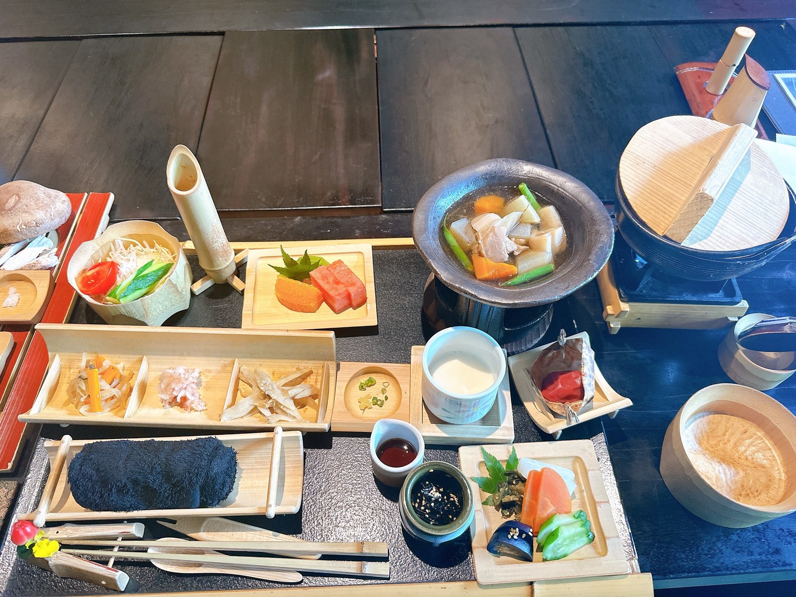 お部屋に並んだ朝ごはん